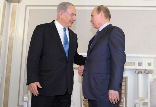 Vladimir Putin meets with Benjamin Netanyahu in Sochi