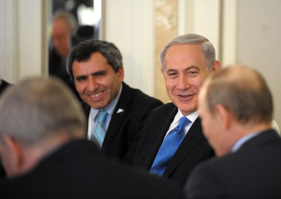 Vladimir Putin meets with Benjamin Netanyahu in Sochi