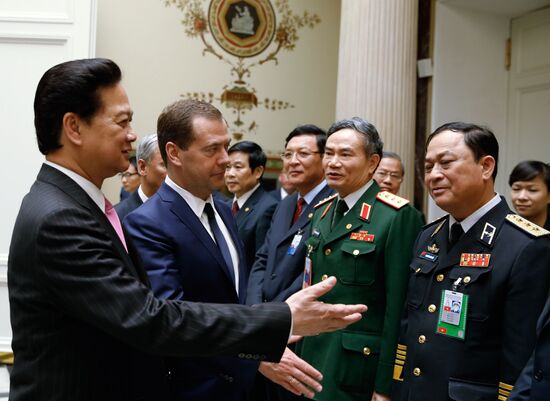 Dmitry Mevedev has talks with Nguyen Tan Dung