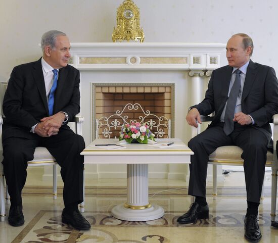 Vladimir Putin meets with Benjamin Netanyahu in Sochi