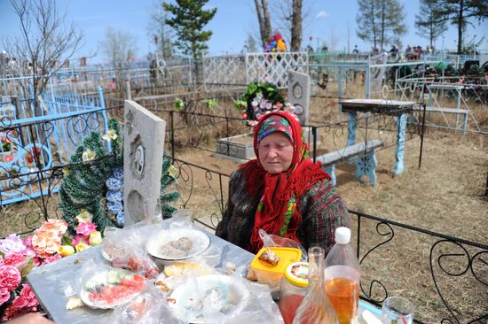 Visiting cemetery on Radonitsa Day
