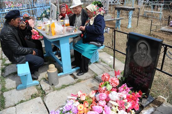 Visiting cemetery on Radonitsa Day