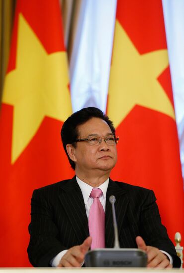 Dmitry Mevedev has talks with Nguyen Tan Dung