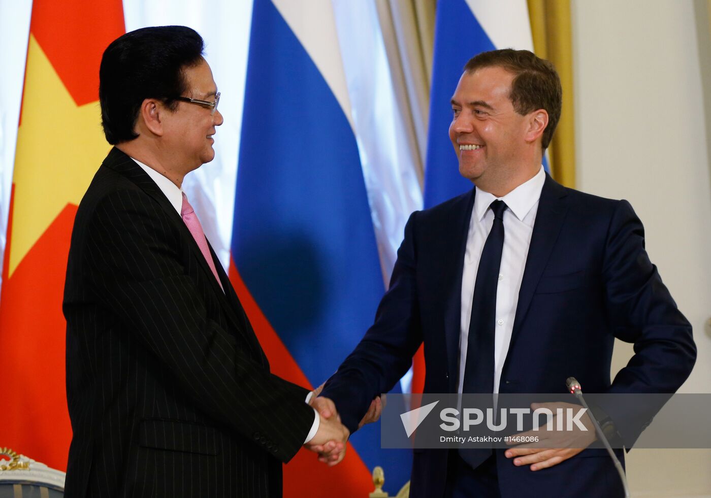Dmitry Mevedev has talks with Nguyen Tan Dung