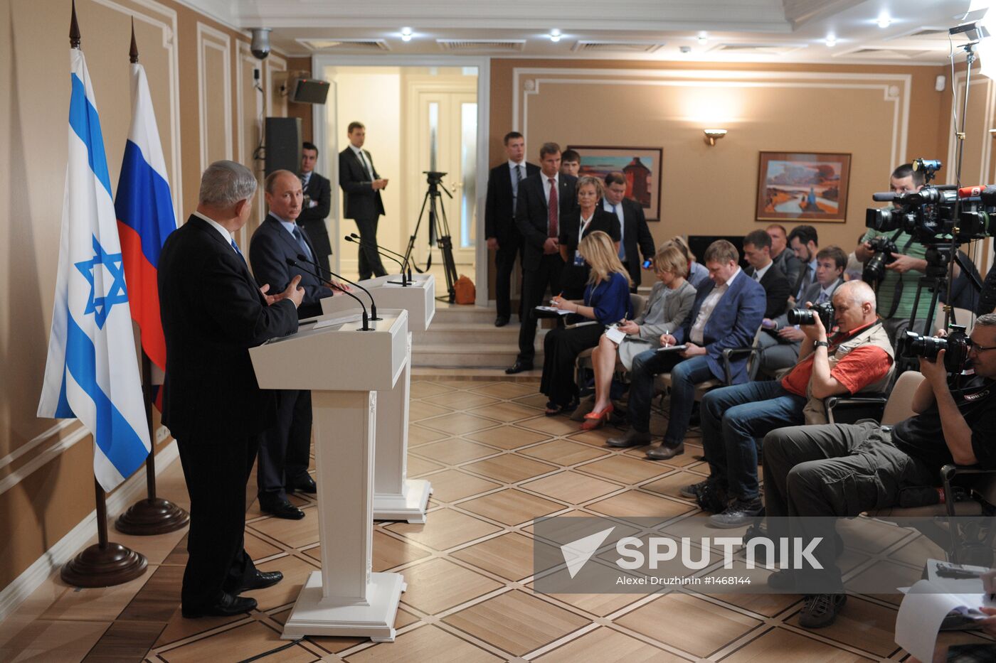 Vladimir Putin meets with Benjamin Netanyahu in Sochi