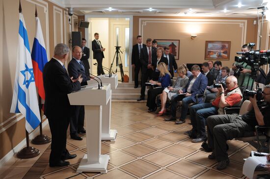Vladimir Putin meets with Benjamin Netanyahu in Sochi