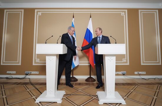Vladimir Putin meets with Benjamin Netanyahu in Sochi