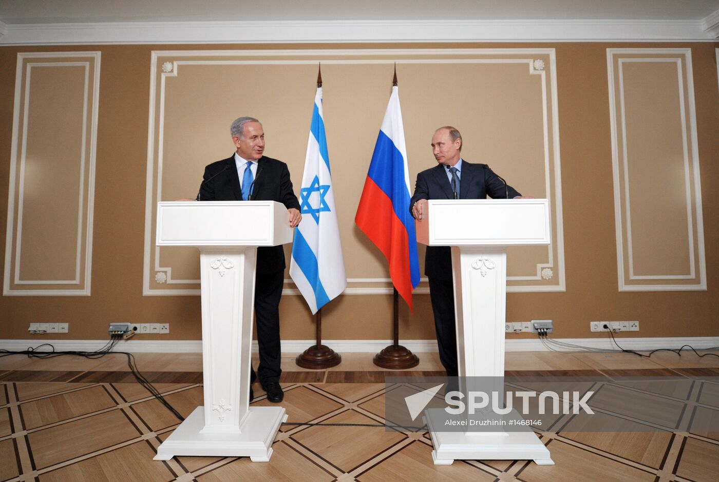Vladimir Putin meets with Benjamin Netanyahu in Sochi