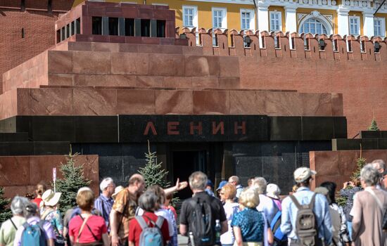 Lenin's Mausoleum opens after reconstruction