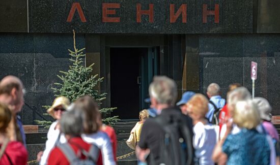 Lenin's Mausoleum opens after reconstruction