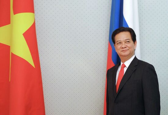 Vladimir Putin meets with Nguyen Tan Dung in Sochi