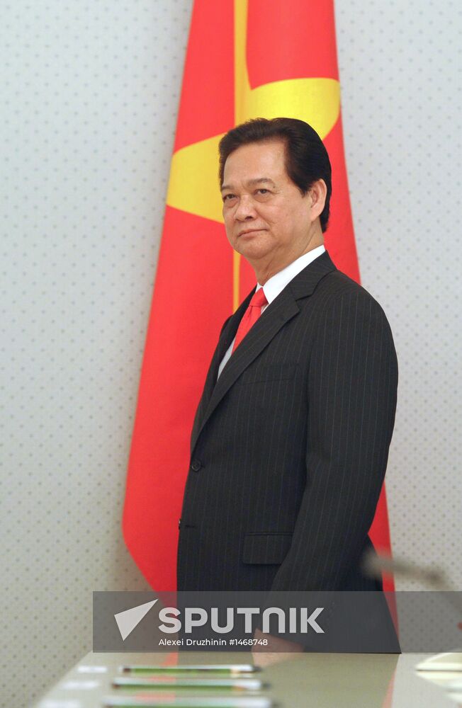 Vladimir Putin meets with Nguyen Tan Dung in Sochi