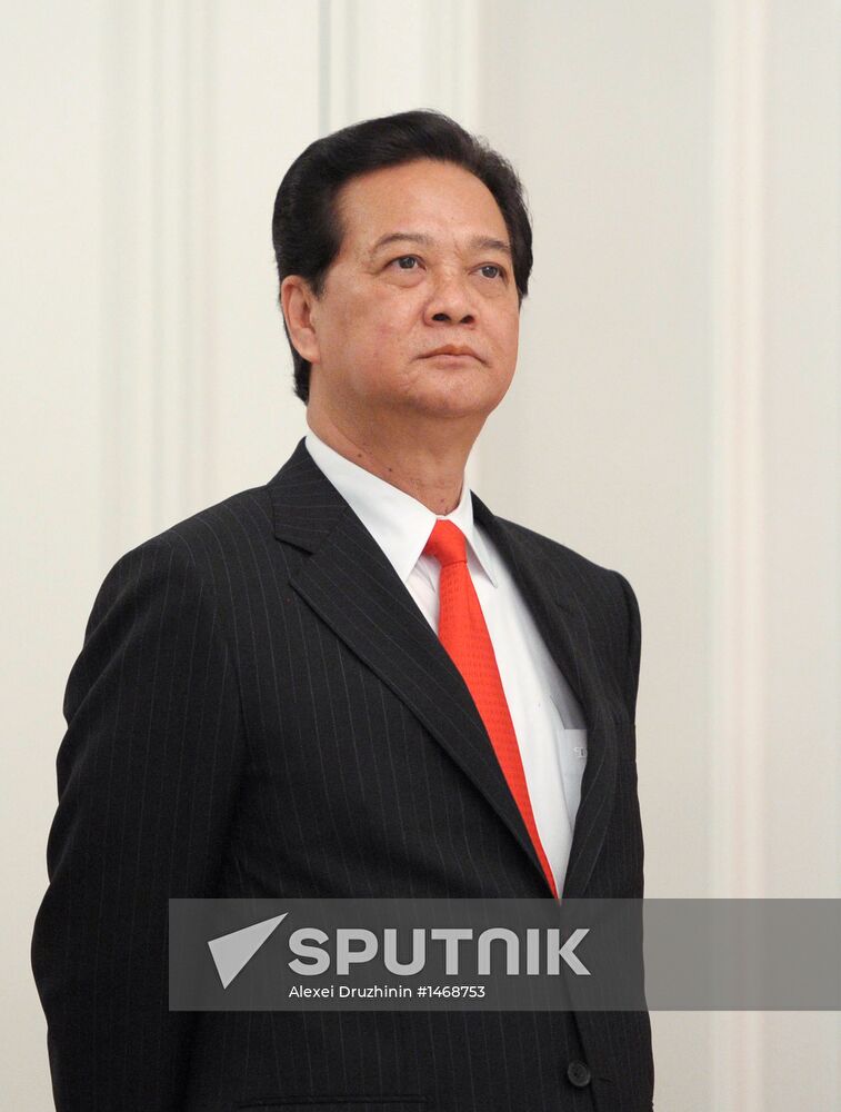 Vladimir Putin meets with Nguyen Tan Dung in Sochi
