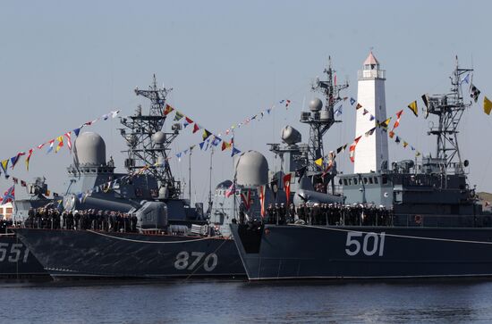 Rehearsing naval parade in Kronstadt