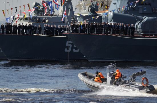 Rehearsing naval parade in Kronstadt