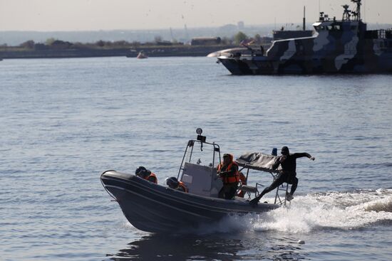 Rehearsing naval parade in Kronstadt