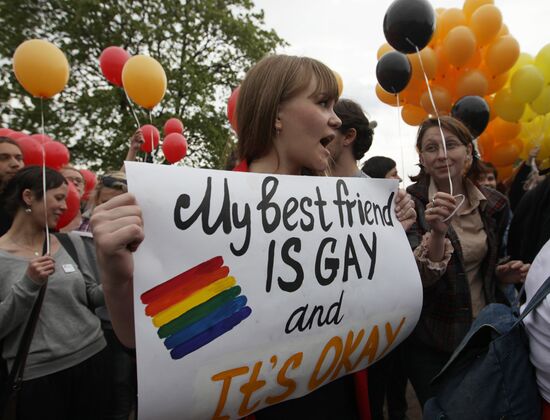 Rallies in St Petersburg on International Day Against Homophobia
