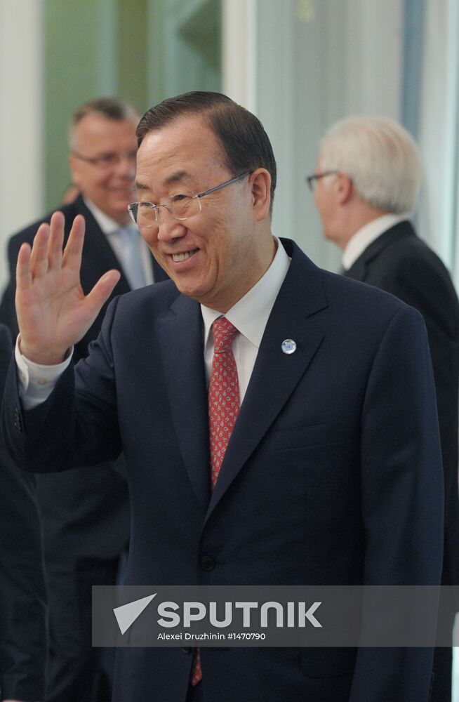 Vladimir Putin meets with Ban Ki-moon