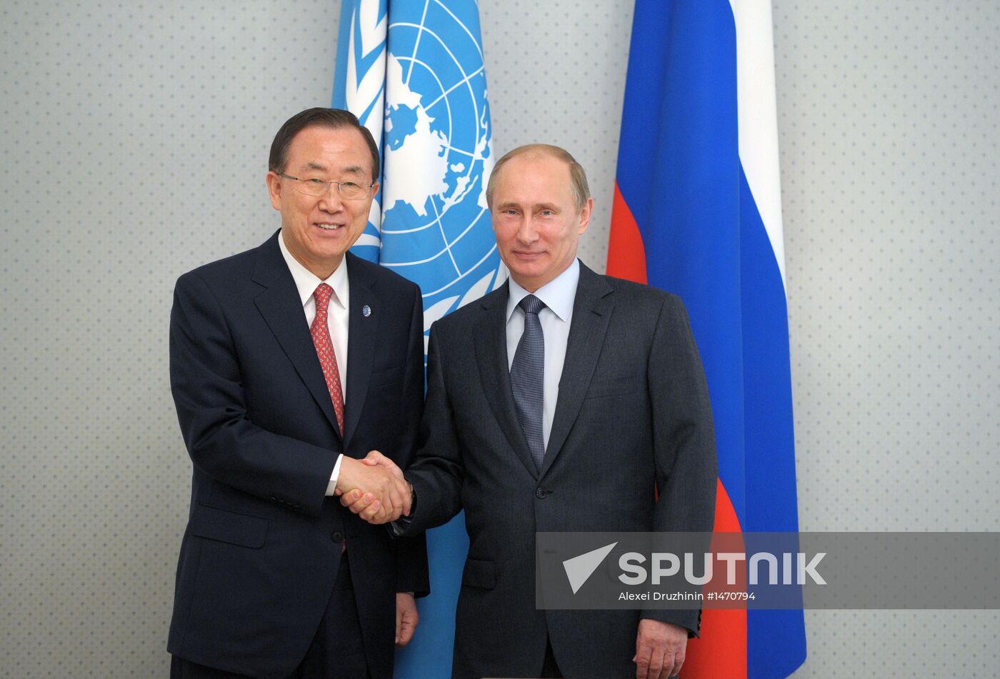 Vladimir Putin meets with Ban Ki-moon