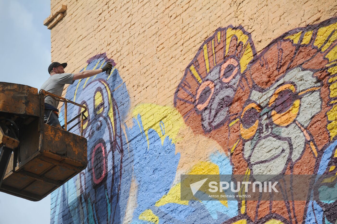 Graffiti painting during Best City in the World Festival