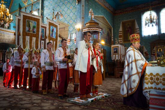 Traditional Hutsul wedding