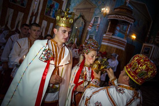 Traditional Hutsul wedding