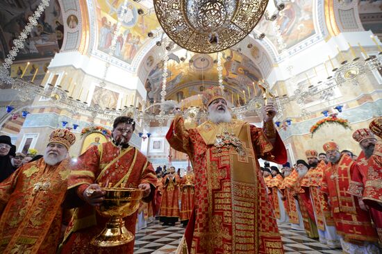Patriarch Kirill consecrates cathedral in Yekaterinburg