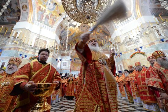 Patriarch Kirill consecrates cathedral in Yekaterinburg
