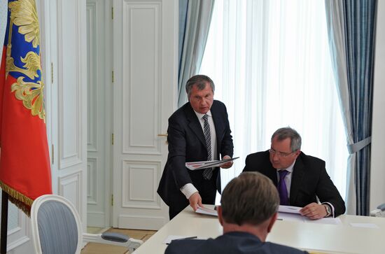 Vladimir Putin chairs meeting on OSK development