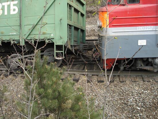 Freight train derails between Zlatoust and Urzhumka