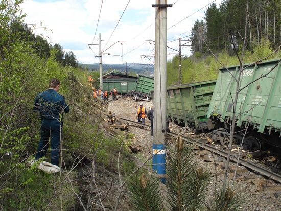 Freight train derails between Zlatoust and Urzhumka