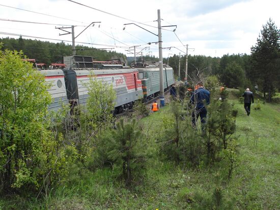 Freight train derails between Zlatoust and Urzhumka