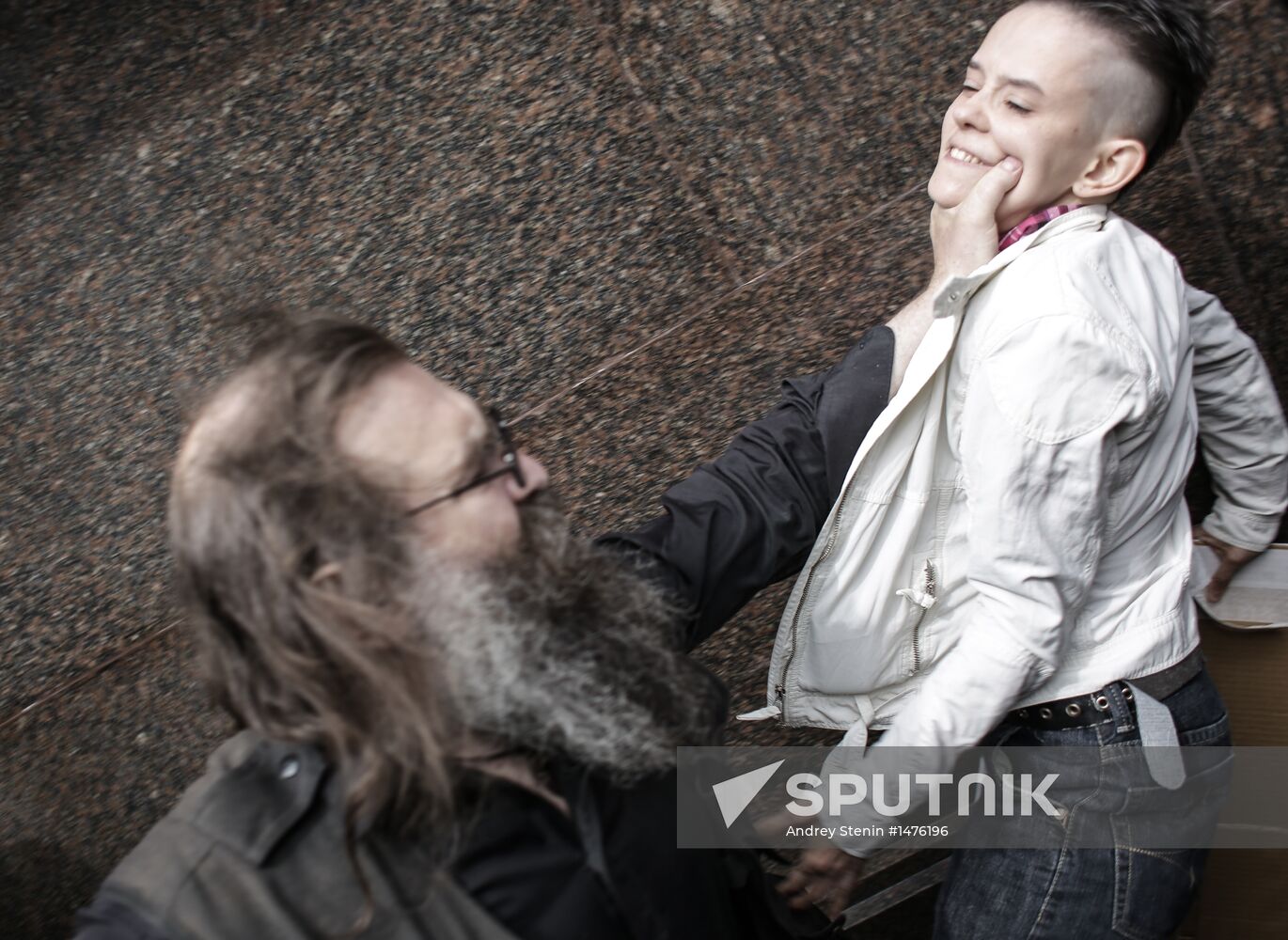 Gay activists hold illegal rallies in Moscow