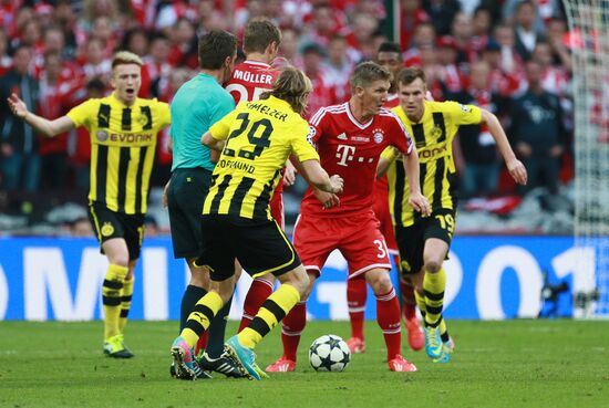 Football Champions League. Borussia vs. Bayern
