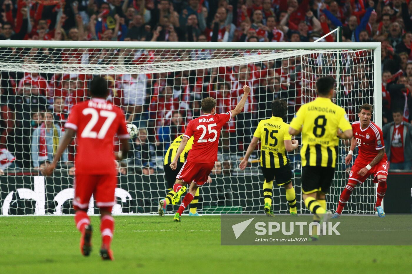Football Champions League. Borussia vs. Bayern