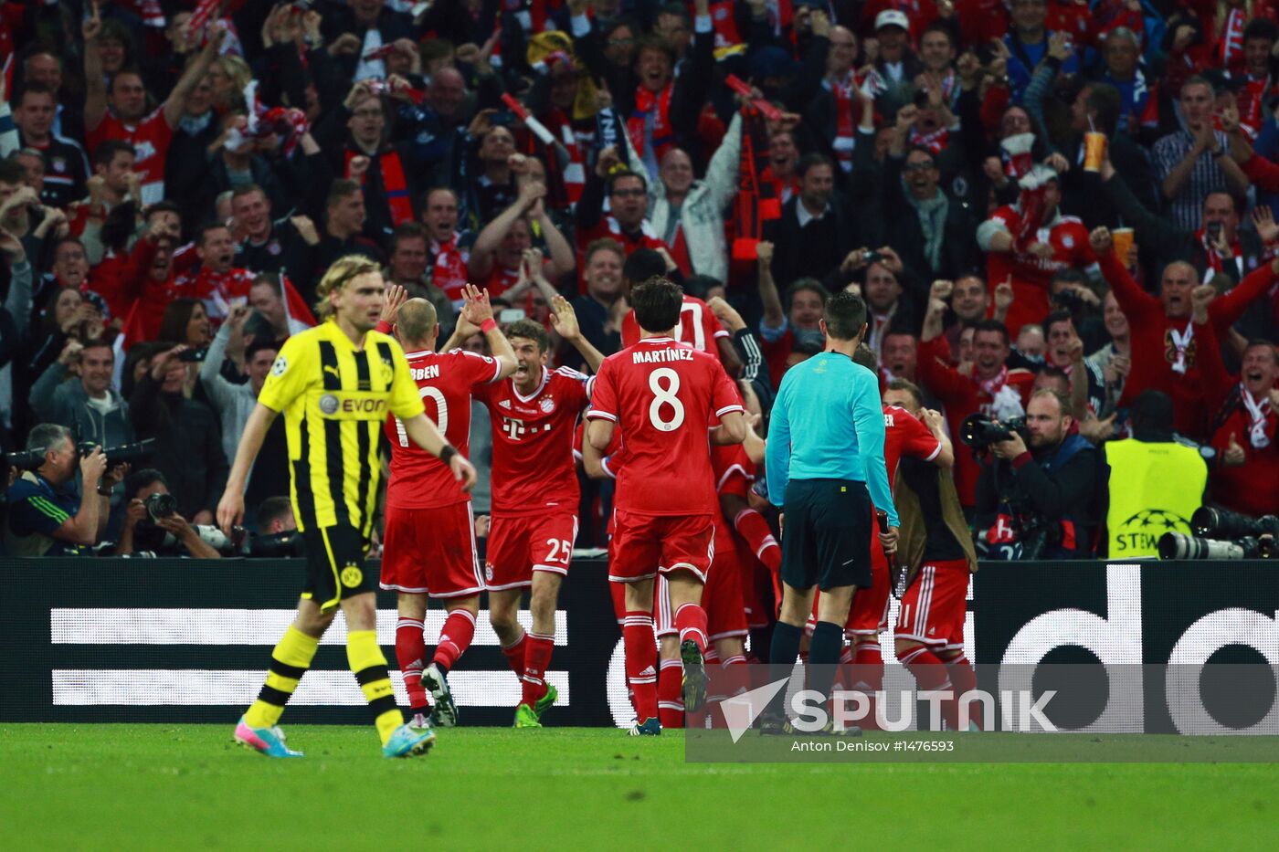 Football Champions League. Borussia vs. Bayern