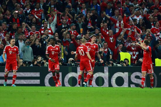 Football Champions League. Borussia vs. Bayern
