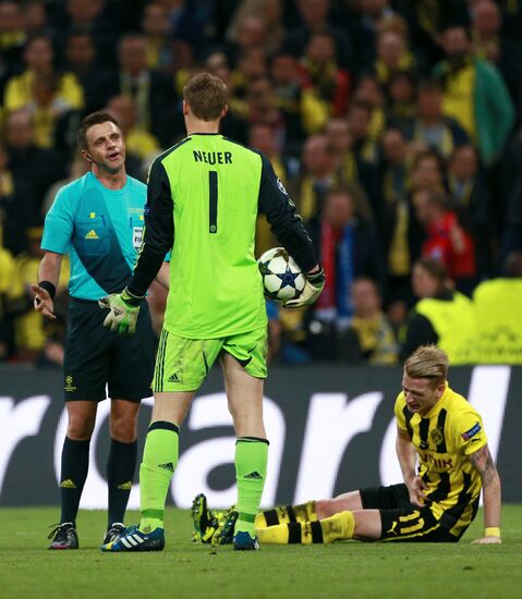 Football Champions League. Borussia vs. Bayern