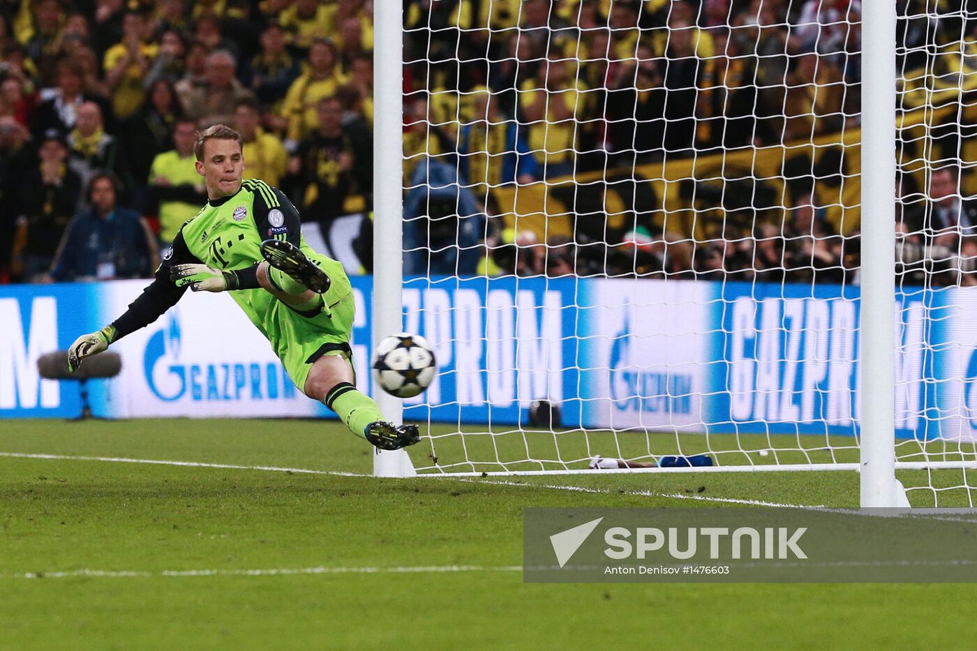 Football Champions League. Borussia vs. Bayern