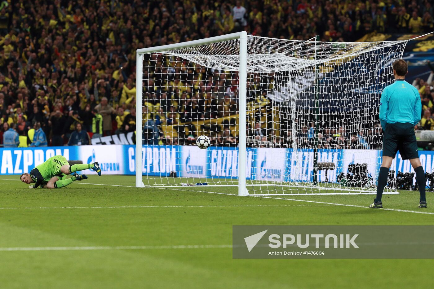 Football Champions League. Borussia vs. Bayern