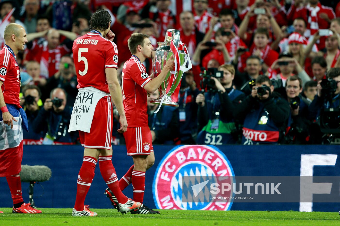 Football Champions League. Borussia vs. Bayern