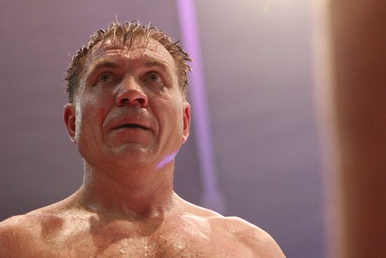 Boxing. Bout between Oleg Maskaev and Jason Gavern