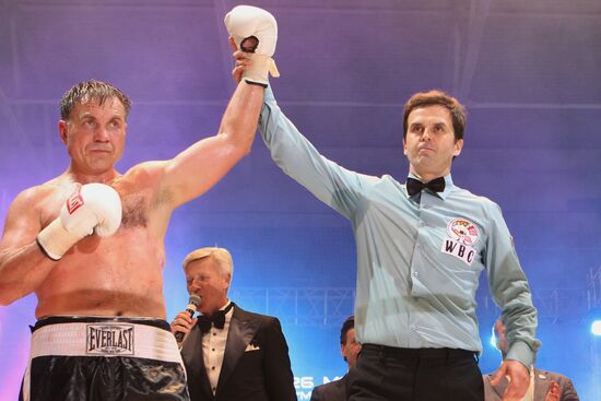 Boxing. Bout between Oleg Maskaev and Jason Gavern