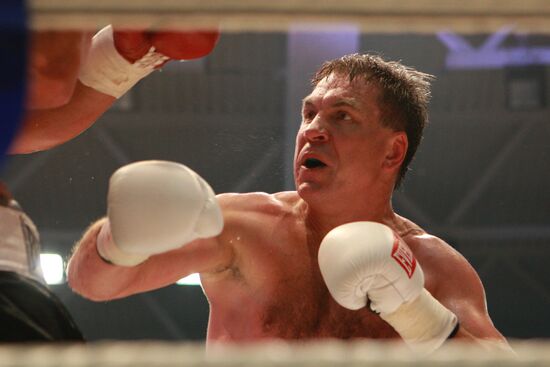 Boxing. Bout between Oleg Maskaev and Jason Gavern