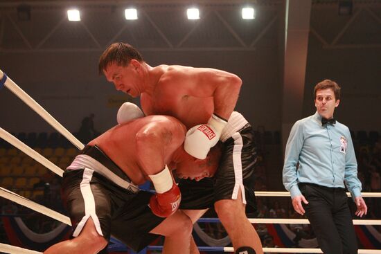 Boxing. Bout between Oleg Maskaev and Jason Gavern