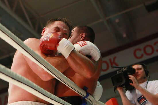 Boxing. Bout between Oleg Maskaev and Jason Gavern