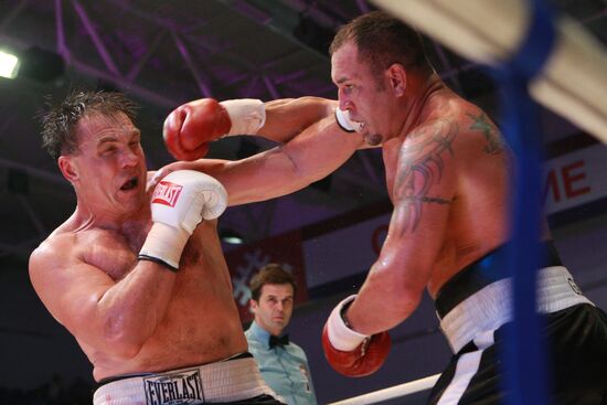 Boxing. Bout between Oleg Maskaev and Jason Gavern