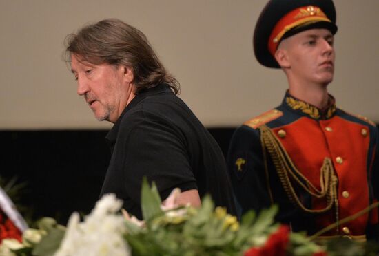 Bidding farewell to Pyotr Todorovsky