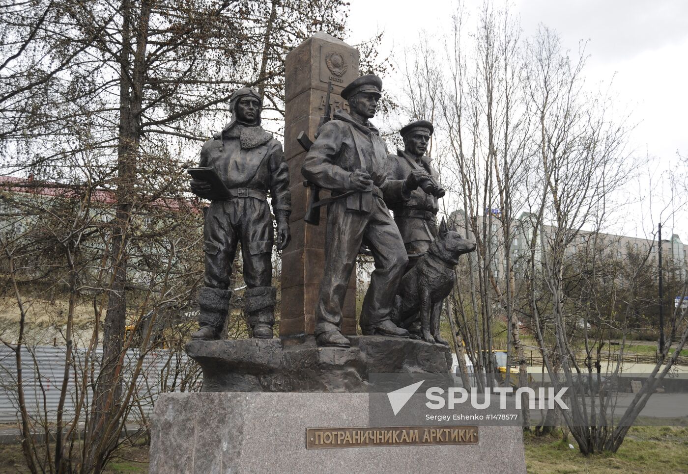 Monument to frontiersmen opened in Murmansk