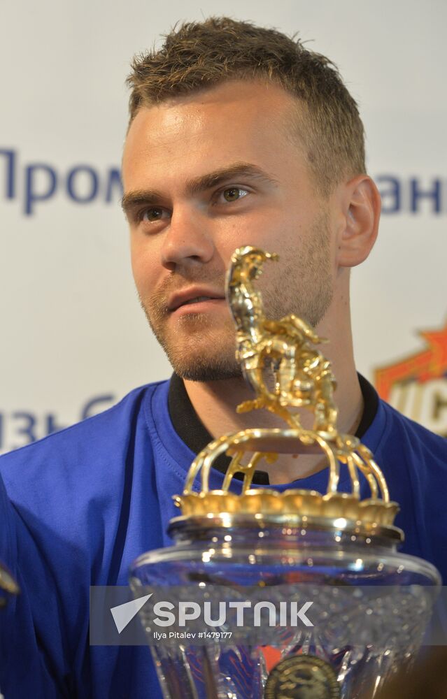 Honoring PFC CSKA Moscow - Russian Football Champions